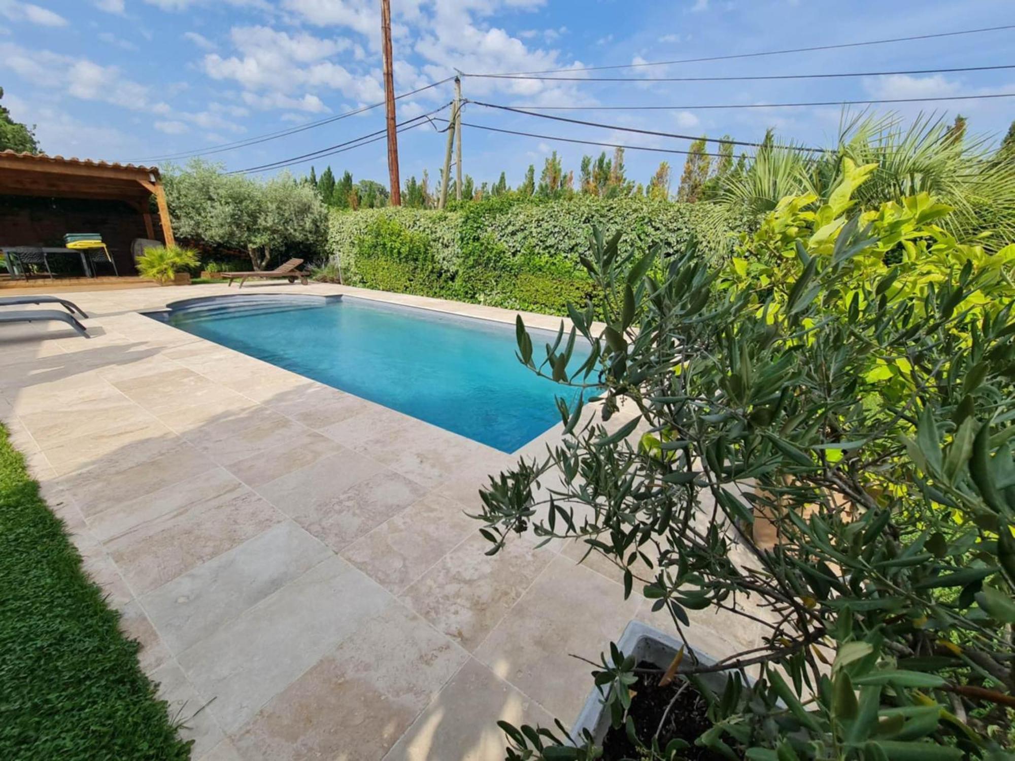 Maison Villa Pierrevert ภายนอก รูปภาพ