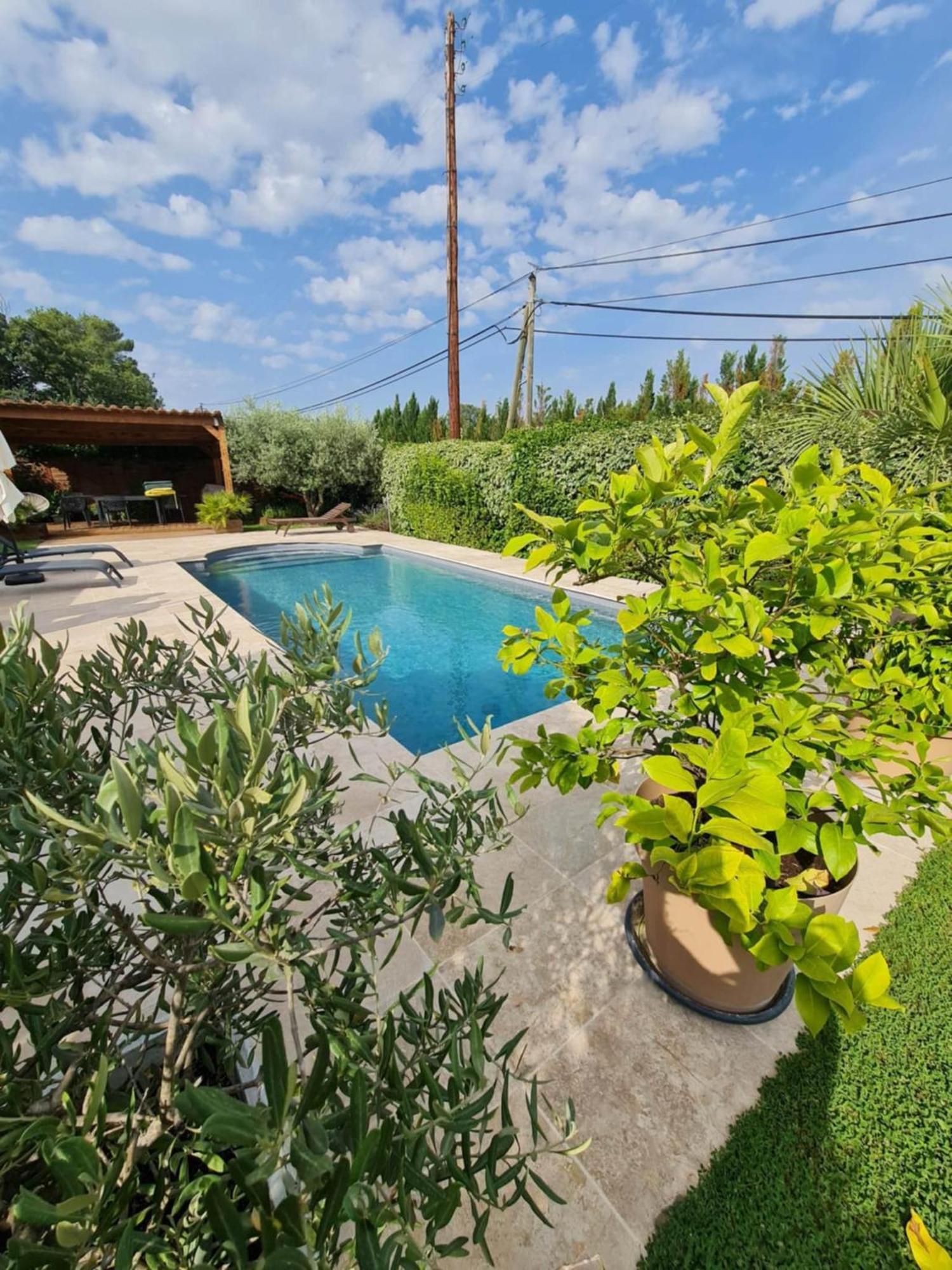 Maison Villa Pierrevert ภายนอก รูปภาพ