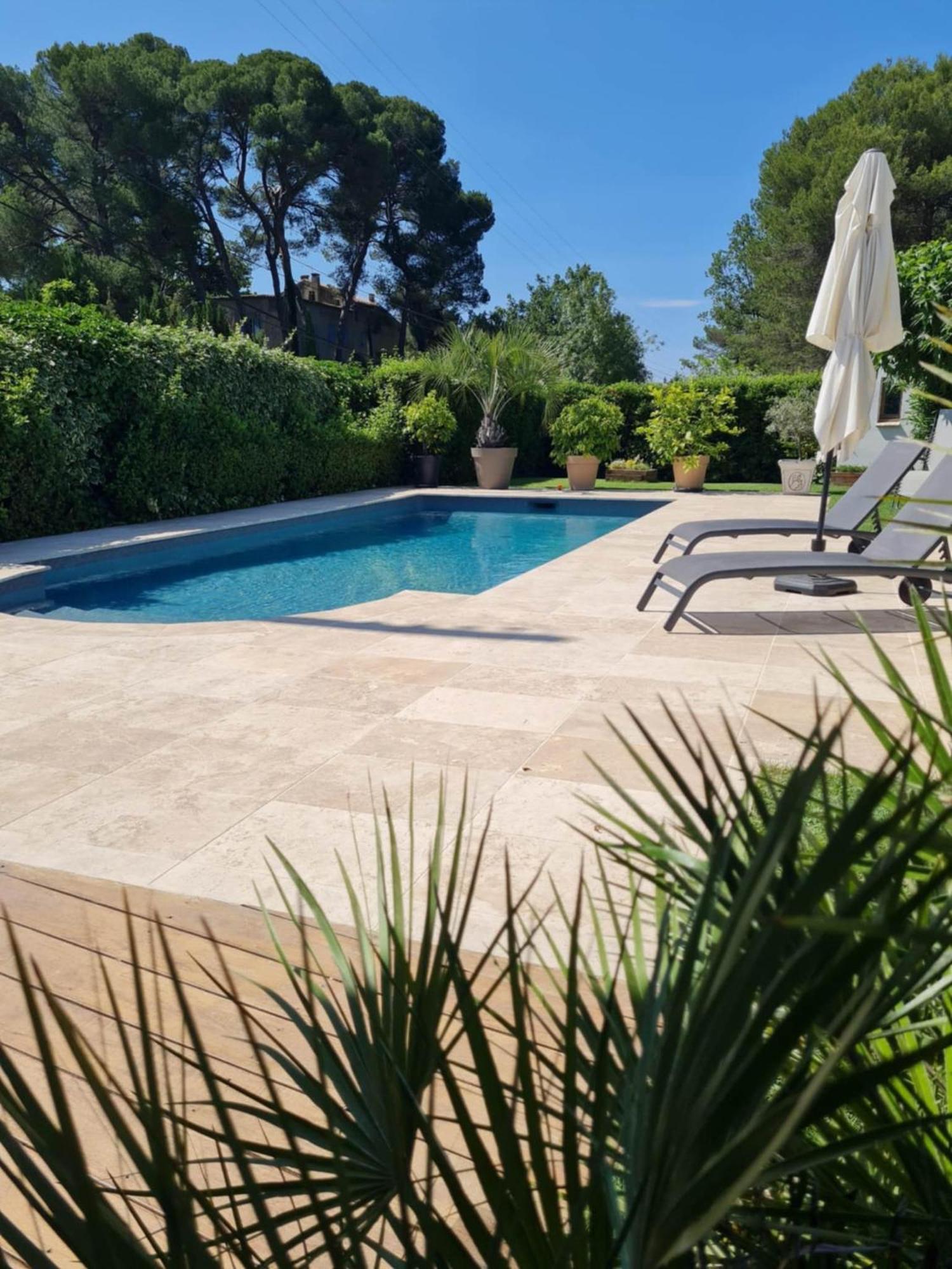 Maison Villa Pierrevert ภายนอก รูปภาพ